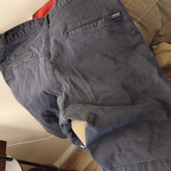 Volcom Shorts - Picture 3 of 5